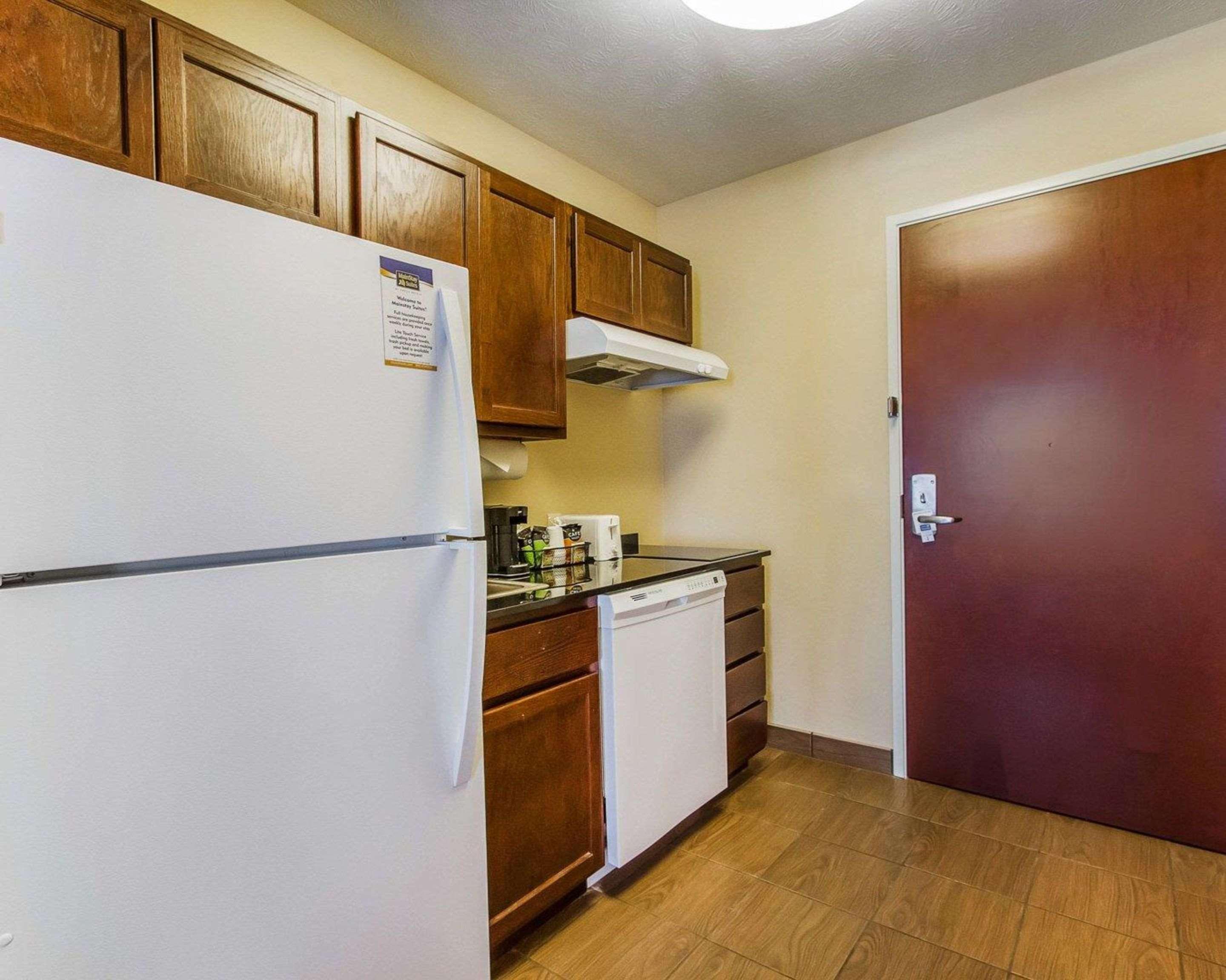 Mainstay Suites Гранд Айлънд Екстериор снимка