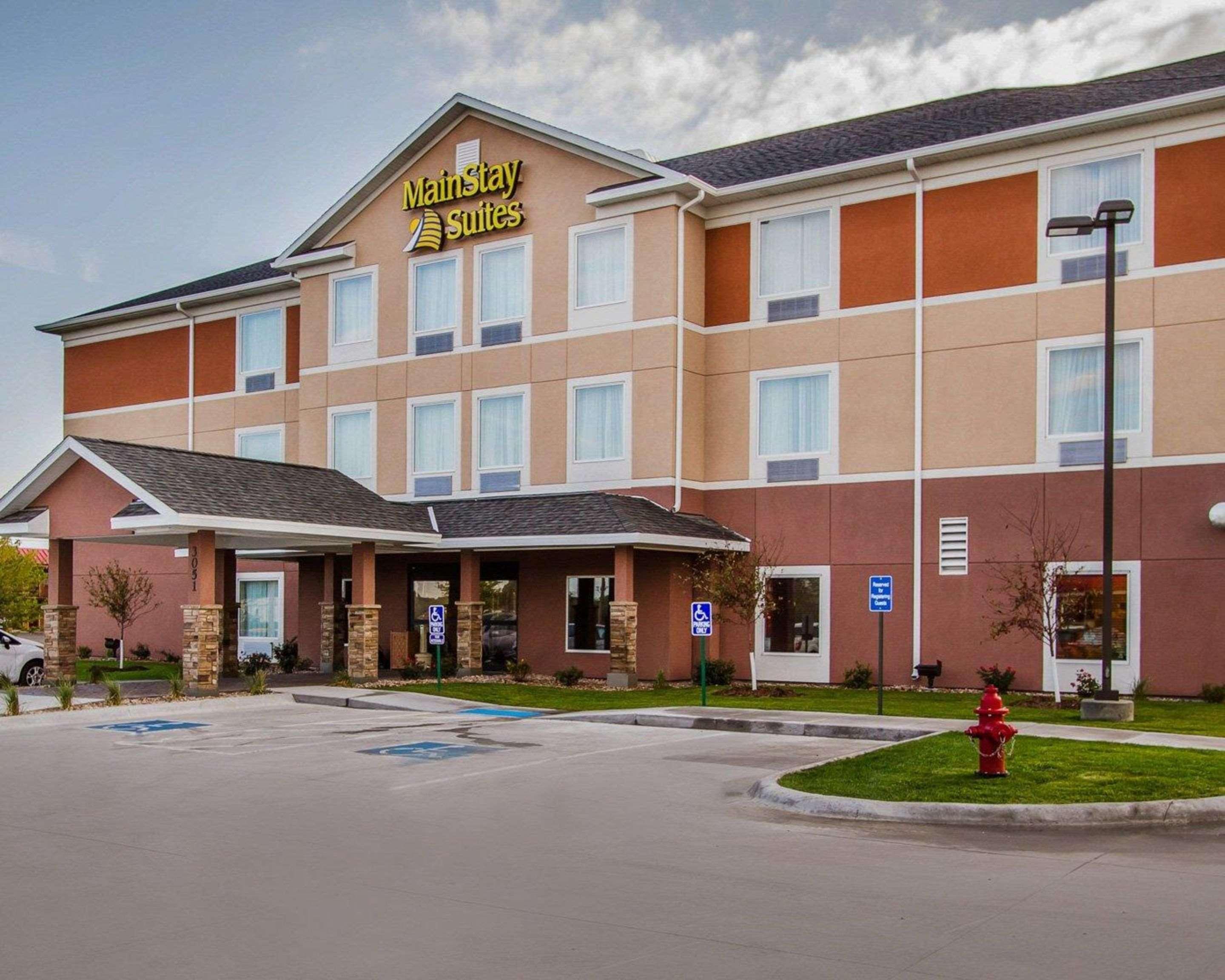 Mainstay Suites Гранд Айлънд Екстериор снимка