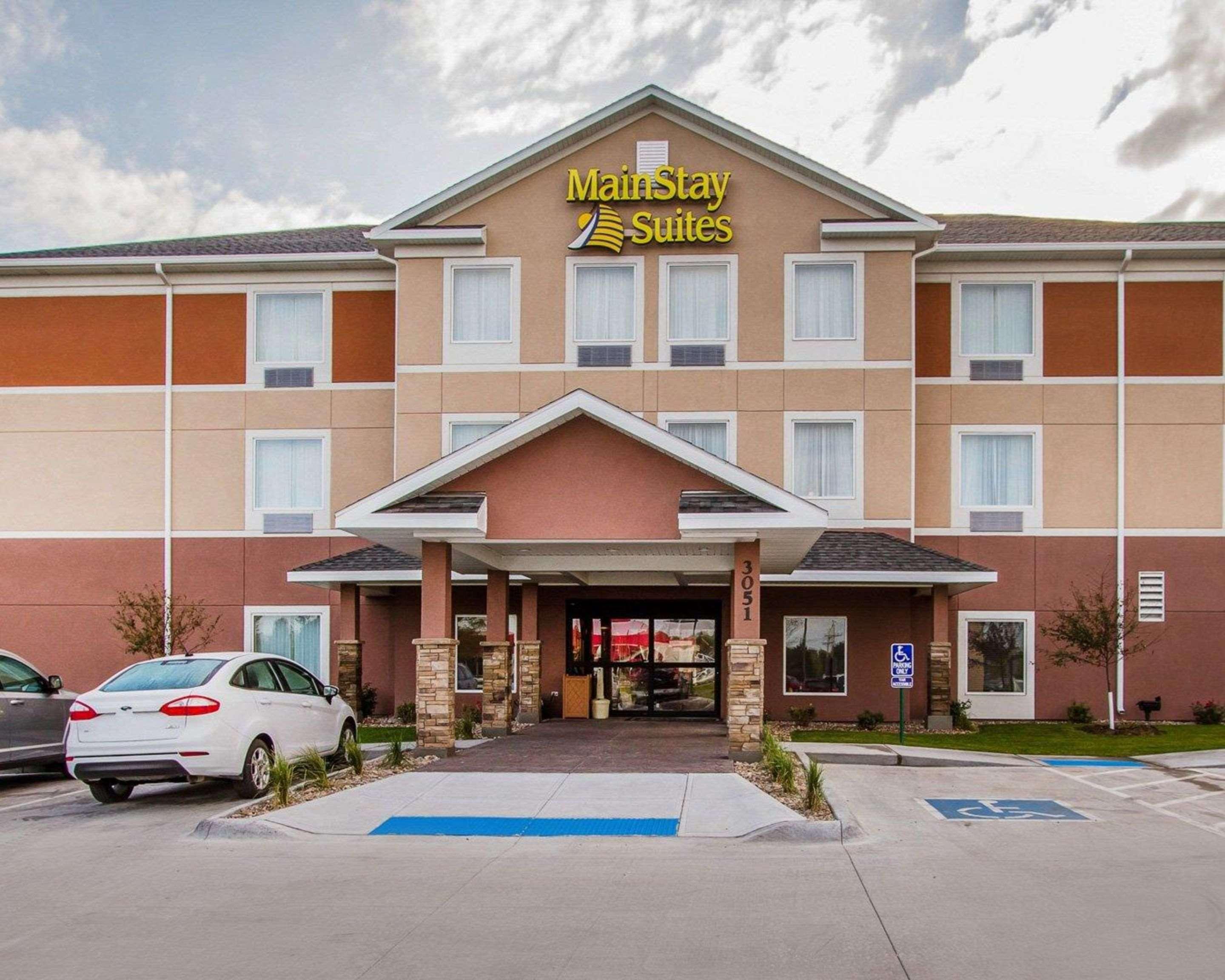Mainstay Suites Гранд Айлънд Екстериор снимка
