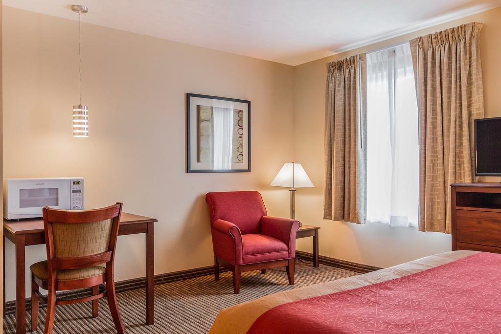 Mainstay Suites Гранд Айлънд Екстериор снимка