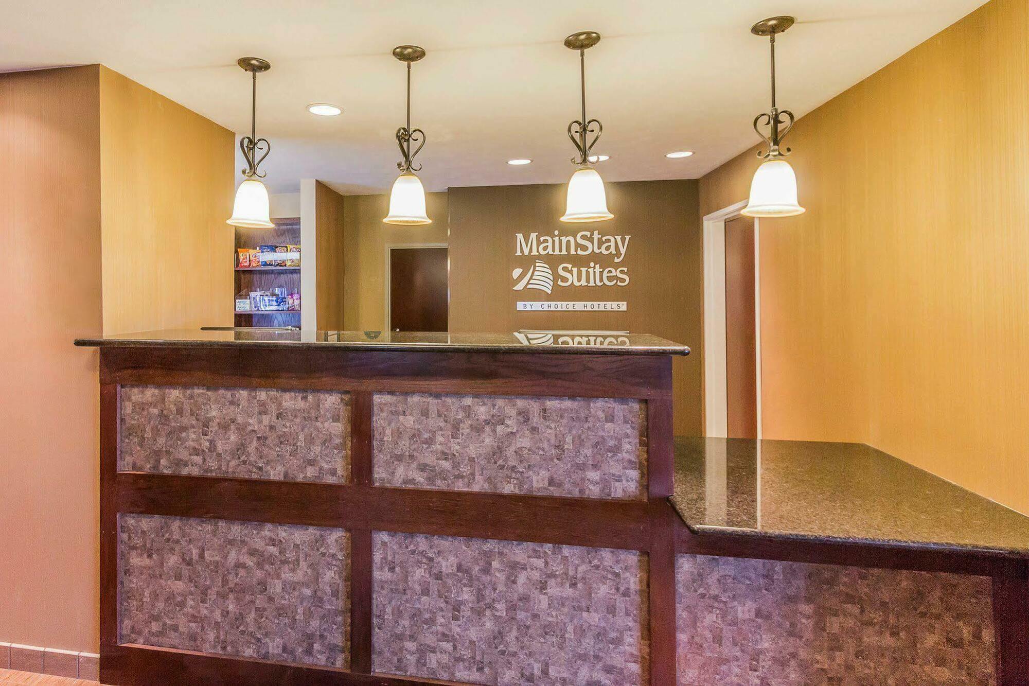 Mainstay Suites Гранд Айлънд Екстериор снимка