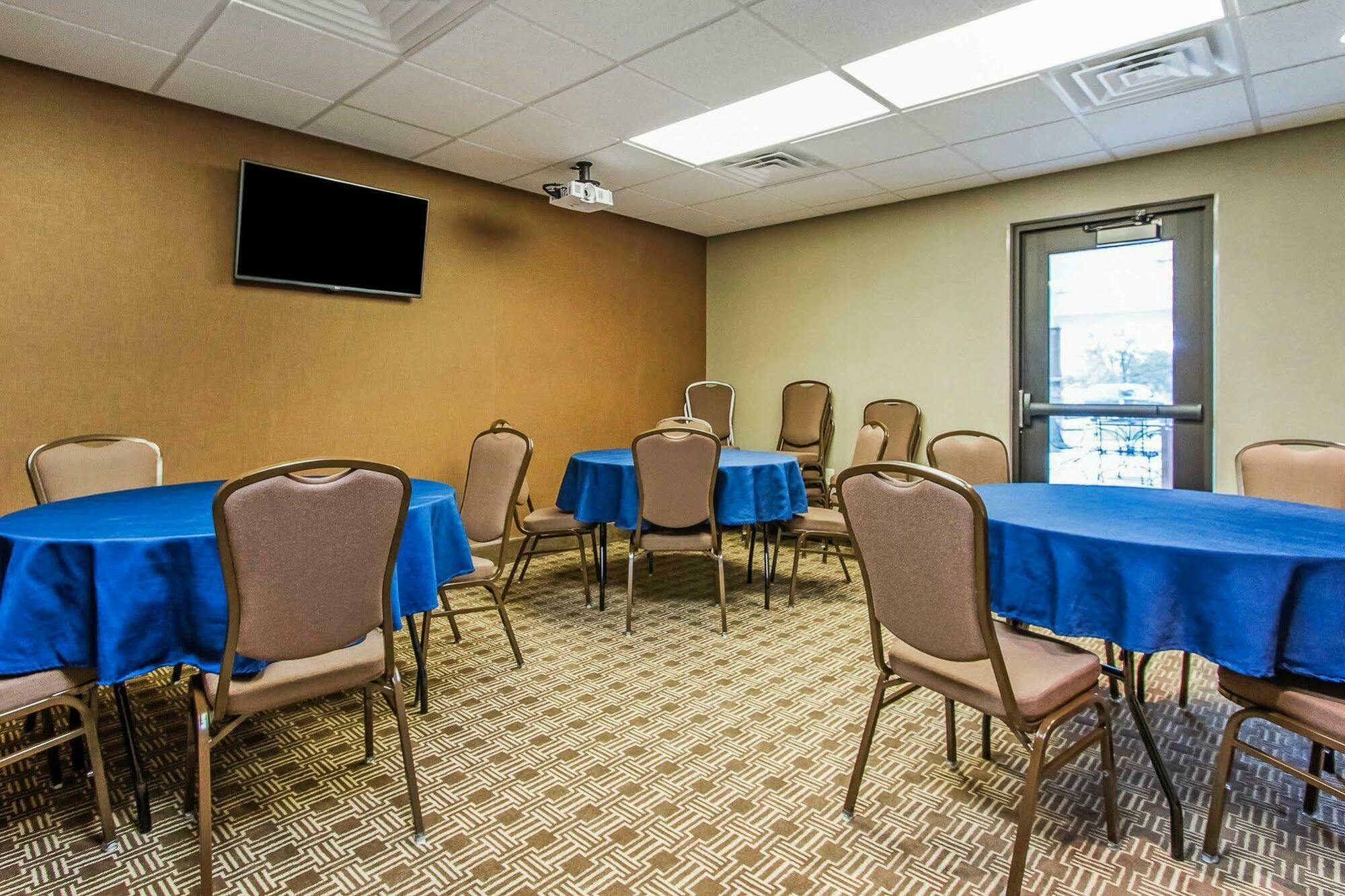 Mainstay Suites Гранд Айлънд Екстериор снимка